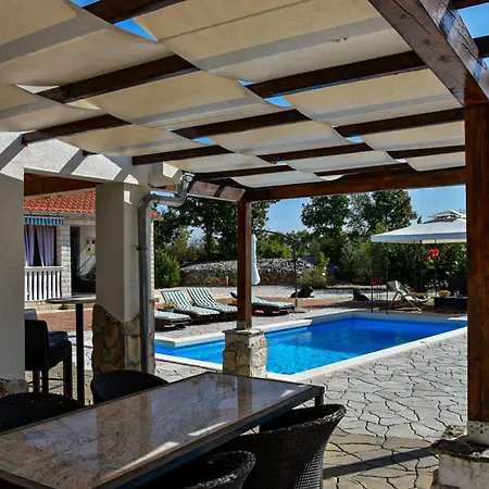 Mystic Woods Villa Bristane