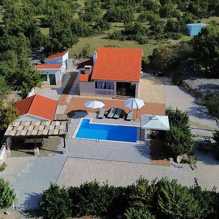 Mystic Woods Villa *