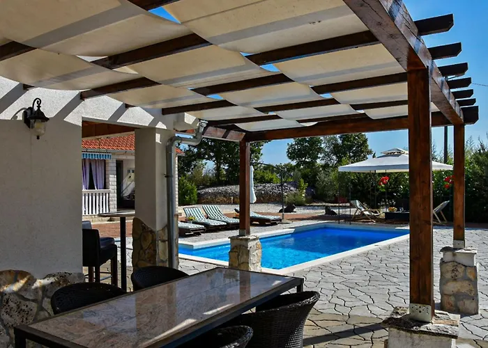 Mystic Woods Villa Bristane