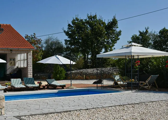 Mystic Woods Villa Bristane