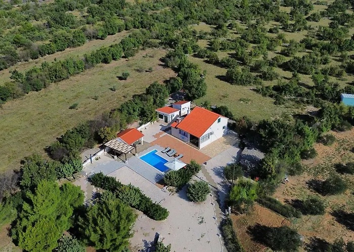 Mystic Woods Villa Bristane